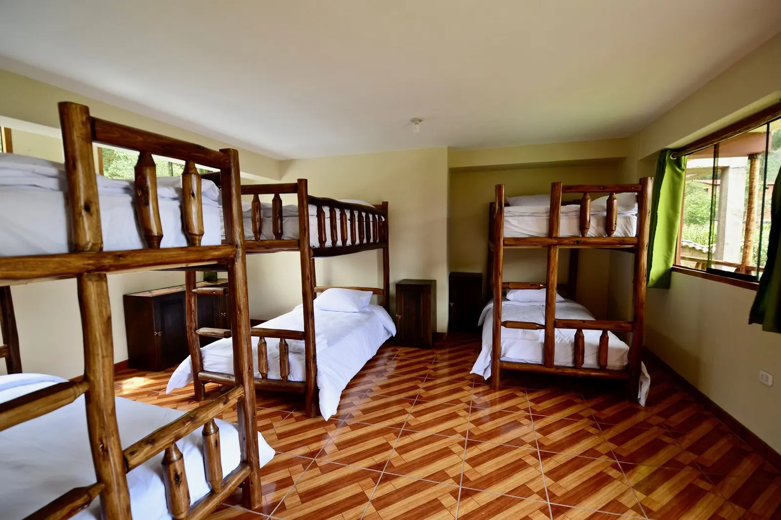 Habitación doble iluminada